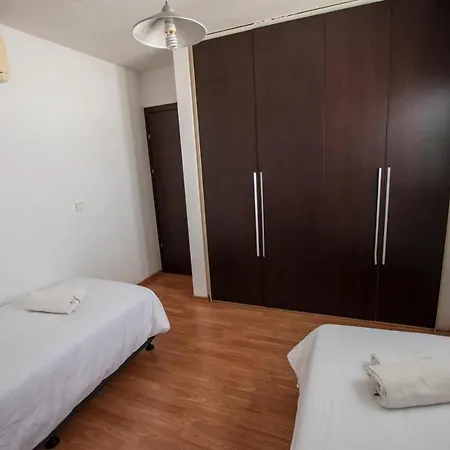 Glabur - The Executive 2 Bdr - City, Free Parking & Wifi, Welcomes You!!! * Nikozja
