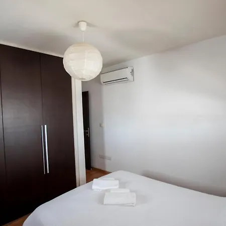 Glabur - The Executive 2 Bdr - City, Free Parking & Wifi, Welcomes You!!! Apartament