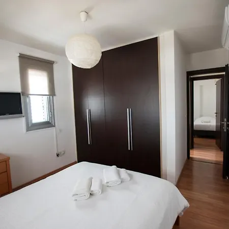 Apartament Glabur - The Executive 2 Bdr - City, Free Parking & Wifi, Welcomes You!!! Nikozja